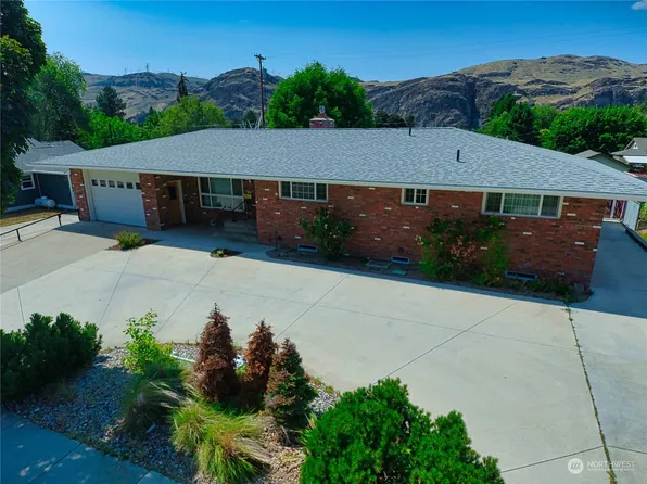 704 Central Drive, Coulee Dam, WA 99116