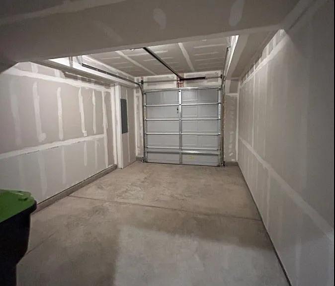 8020 Lake Laurel Ln #B — Photo 17