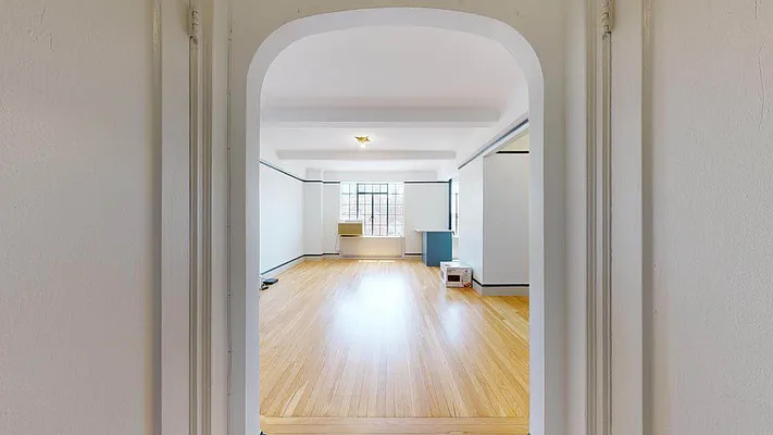 Rented by Bond New York | media 24