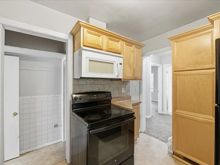 3436 N Lasalle St — Photo 10