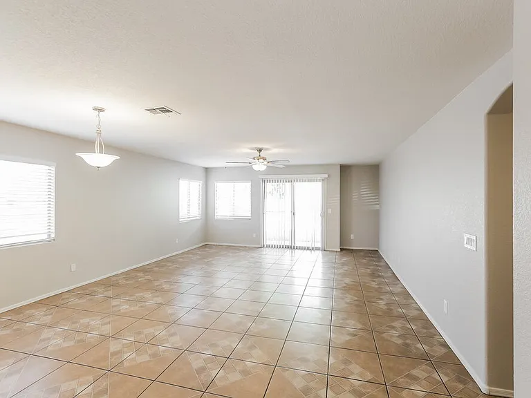 2650 S 84th Dr — Photo 6
