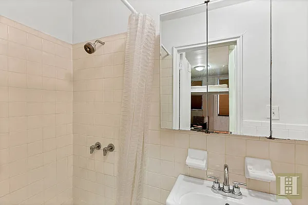 Rented by Halstead Real Estate | media 38