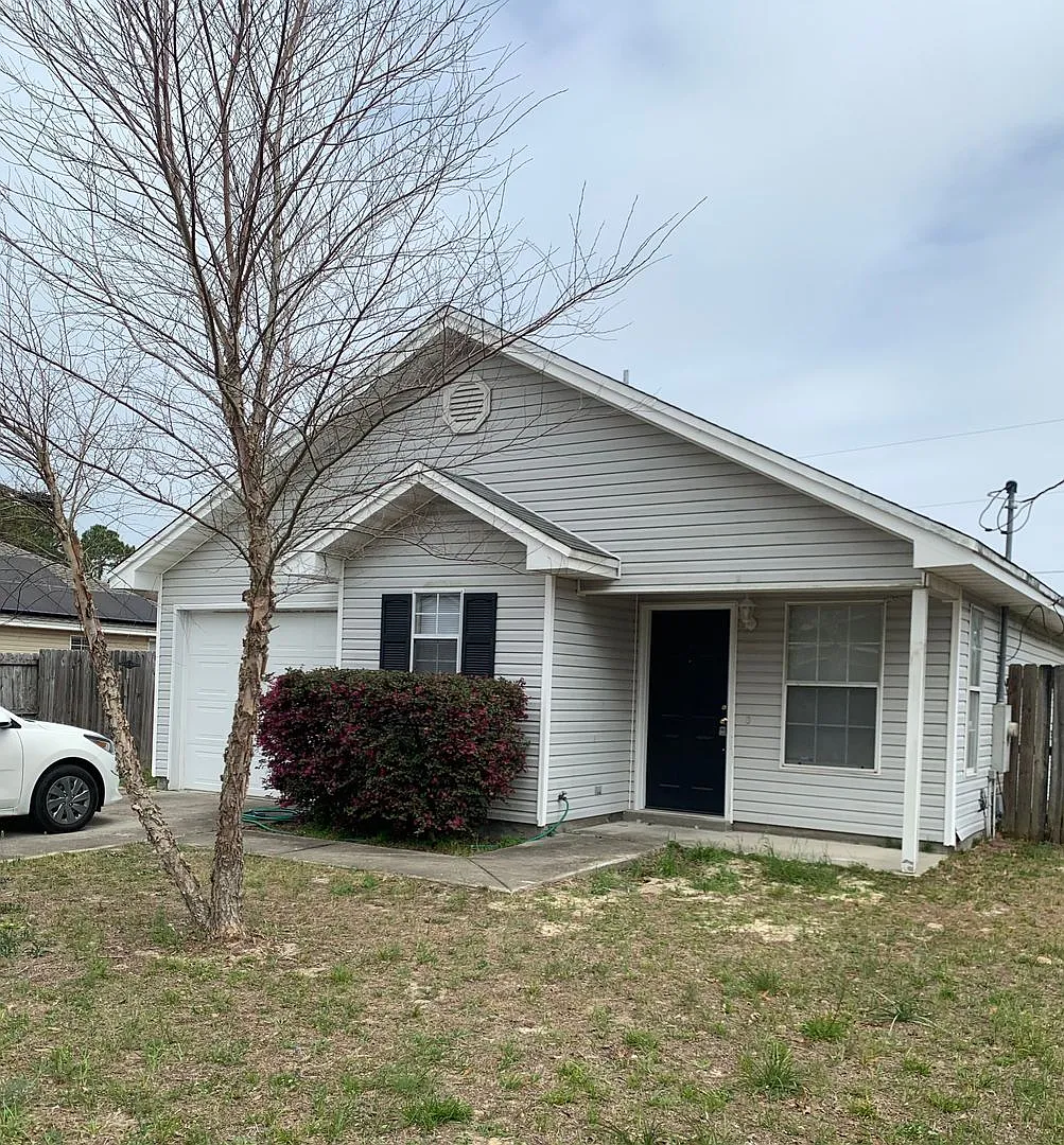 479 Sara Avenue Mary Esther, FL 32569 — Photo 1