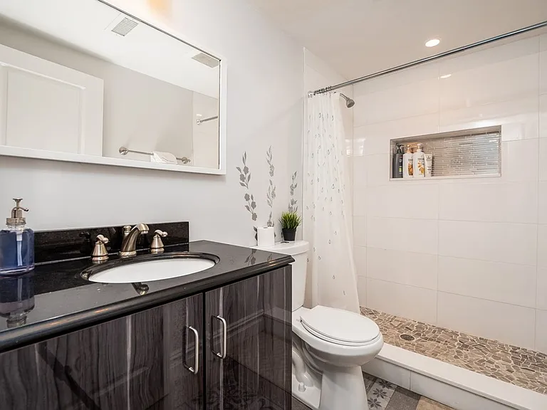 2 Buckley Ave #1A — Photo 11