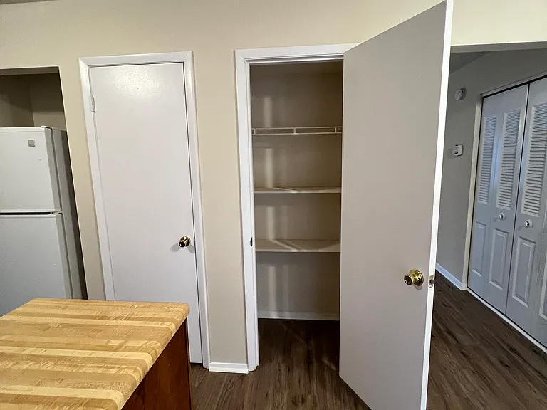 2320 Highpoint Rd — Photo 8
