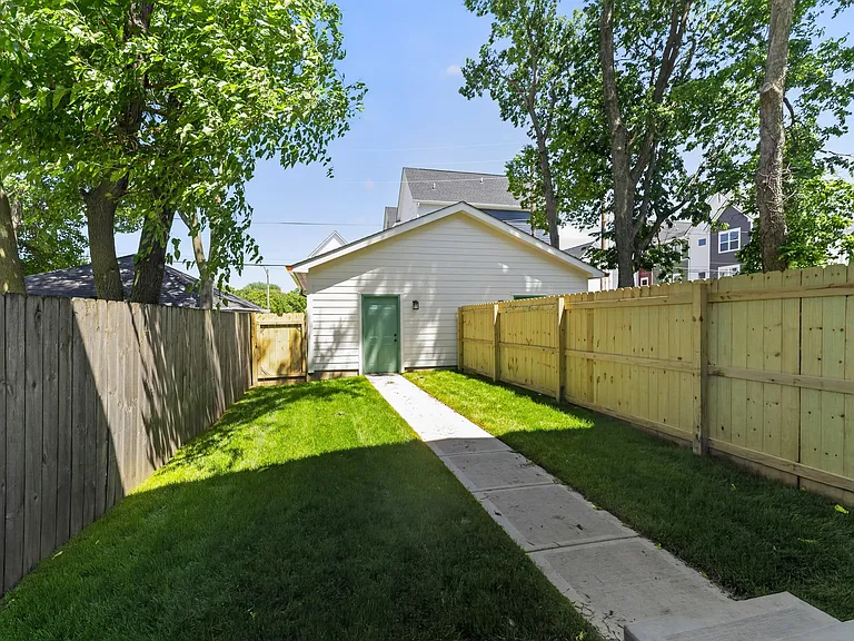 2439 Guilford Ave — Photo 28