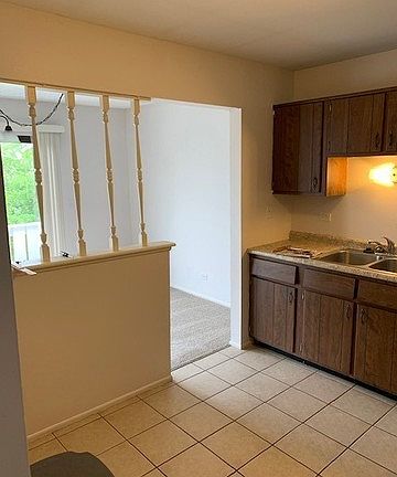 4th image of 320 Maplewood Ct #B2