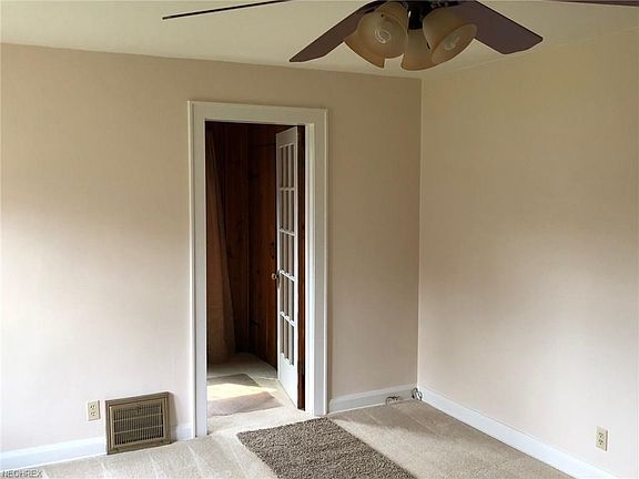 5th image of 80 Sciota Ave