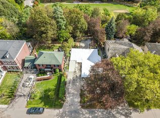 17 Saint Georges Rd, Toronto, ON M9A3S9
