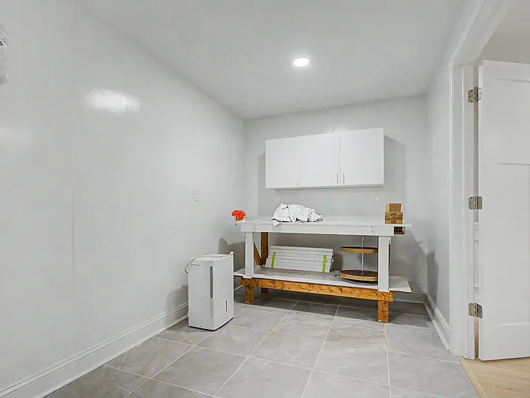 2501 Eastern Point Ct — Photo 37