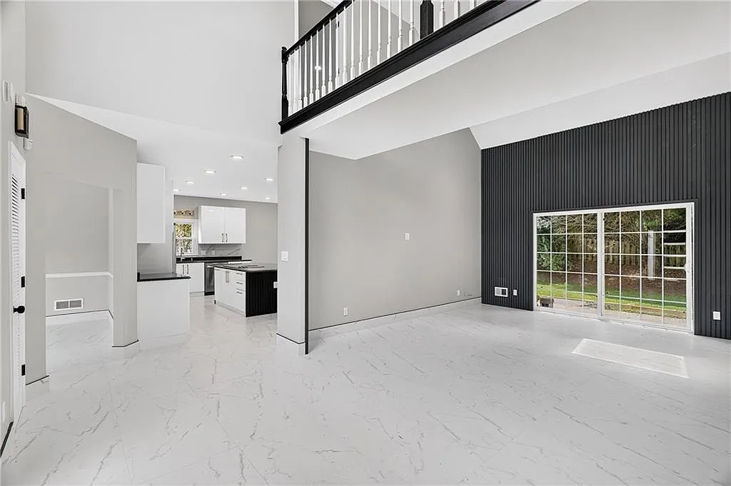 5 bed, 3.5 bath, 3200 sqft, $6,250 — Photo 2