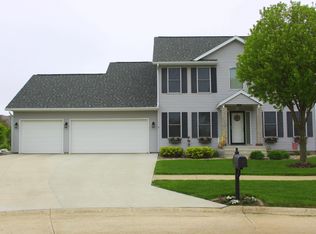 804 Prairie Ln, Storm Lake, IA 50588