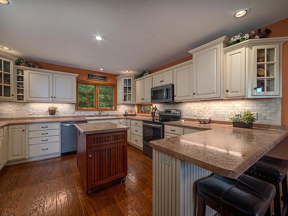 3rd image of 7143 N Shore Dr