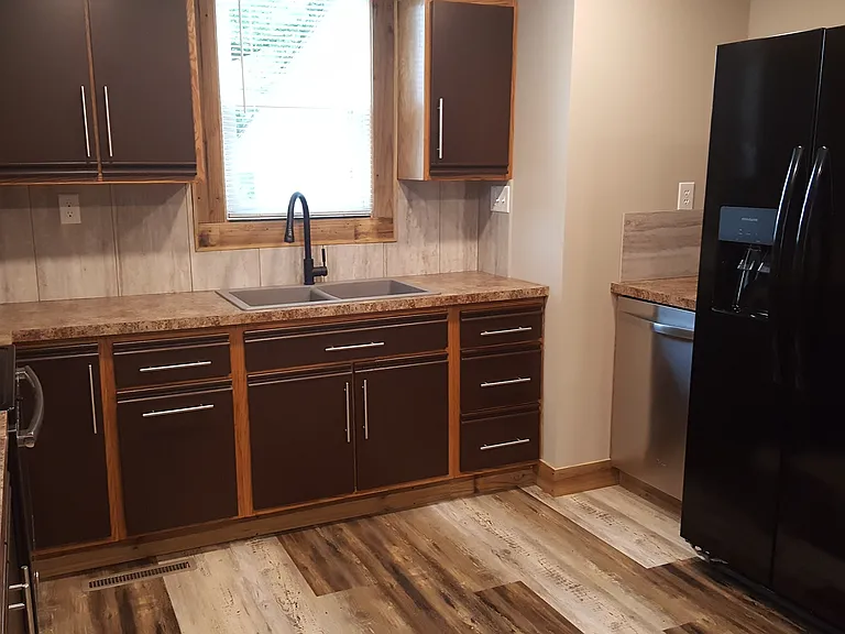 313 W Walnut St — Photo 2