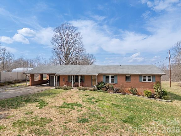 4th image of 414 Sandy Run Church Rd