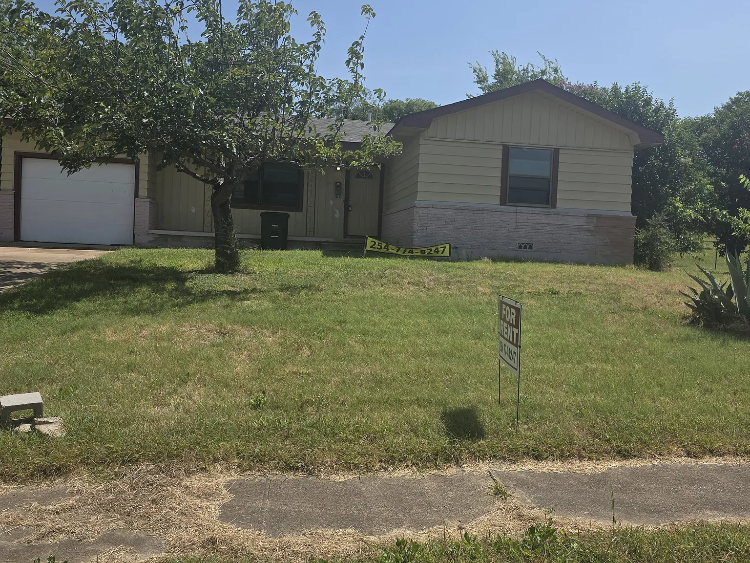 3 bed, 1.5 bath, 1340 sqft, $1,200 — Photo 1