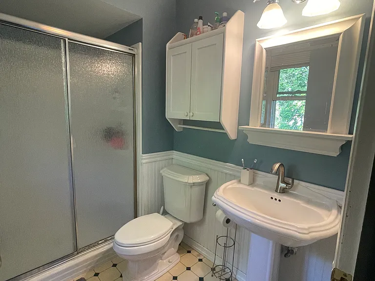 Devonshire Ln — Photo 18