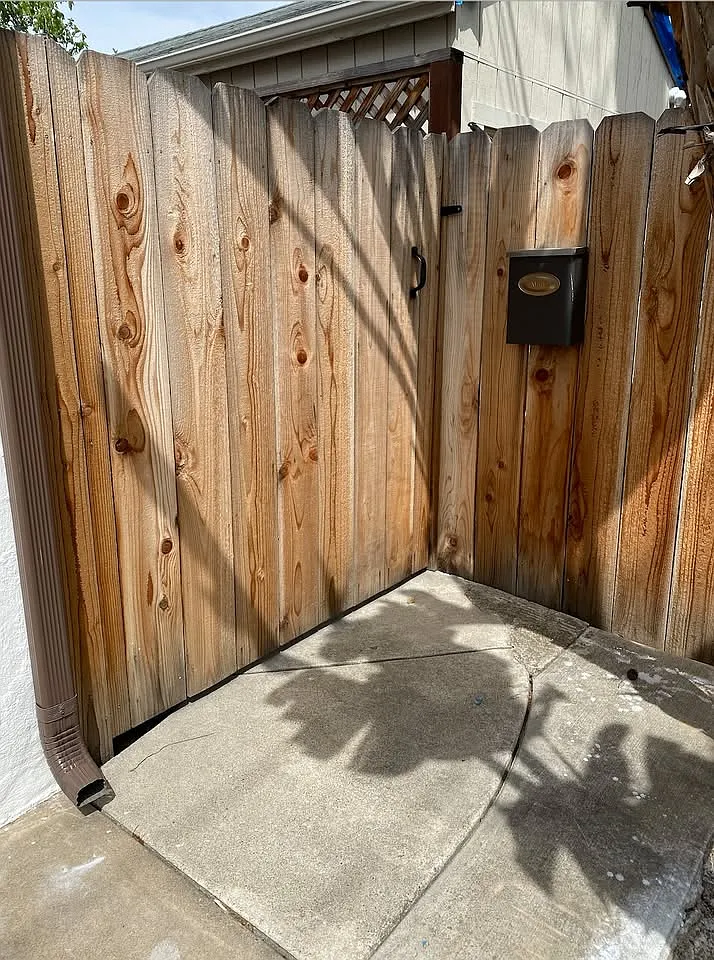 1 bed, 400 sqft, $2,300 — Photo 3
