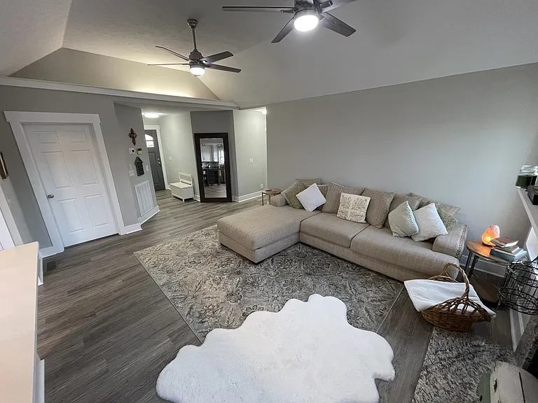 116 Cora St — Photo 5