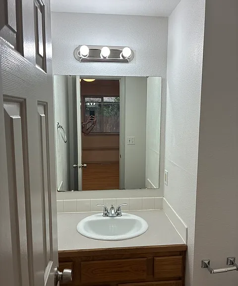 1887 W Overland Rd #101 — Photo 6