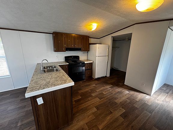 3rd image of 116 Sue St #116S