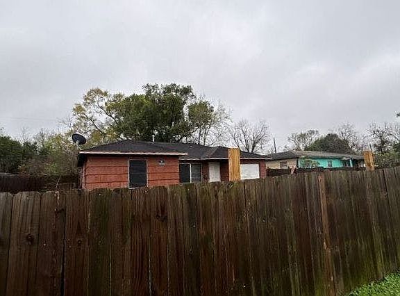 3rd image of 5414 Hirondel St