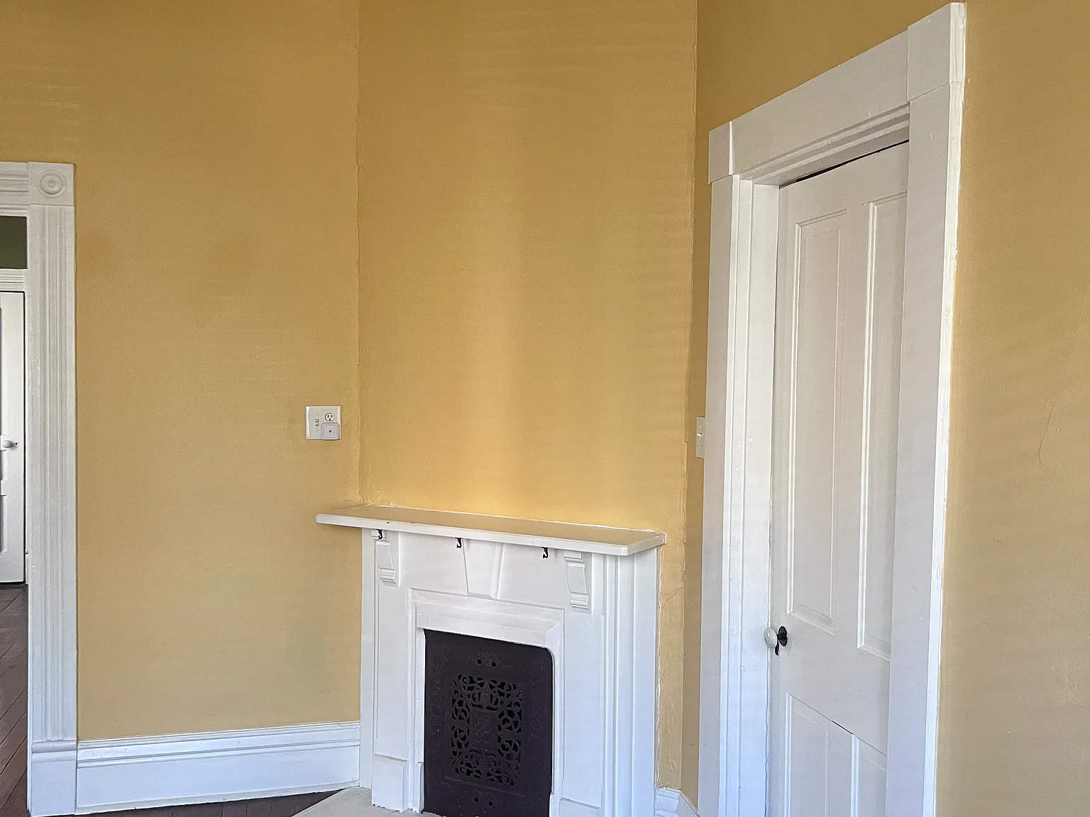 3 bed, 1200 sqft, $1,989 — Photo 3