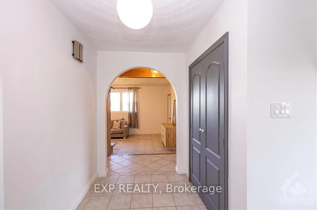 4 bed, $2,950 — Photo 4