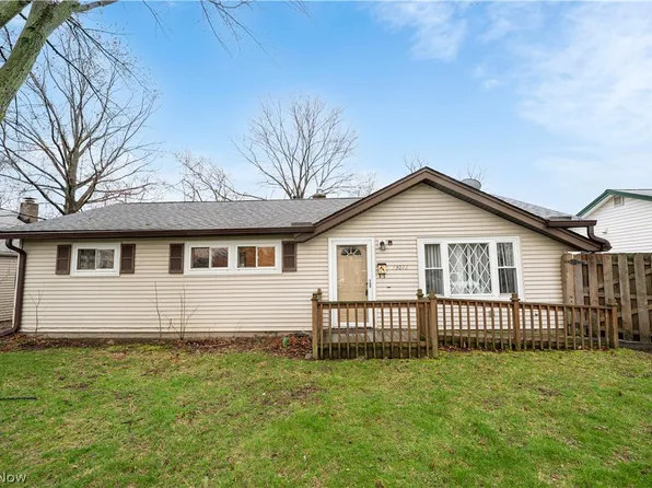 33072 Edward Ave, Eastlake, OH 44095