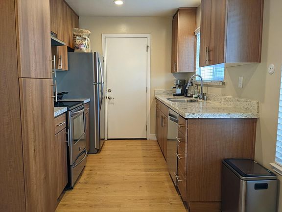 3rd image of 35 15th Ave