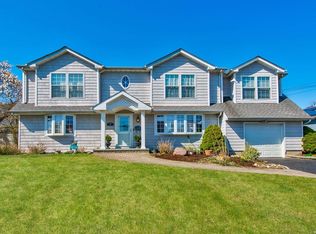 60 Lighthouse Rd, Babylon, NY 11702