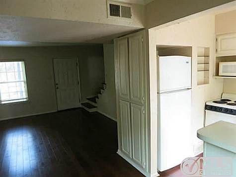 3rd image of 4704 Abbott Ave APT 102