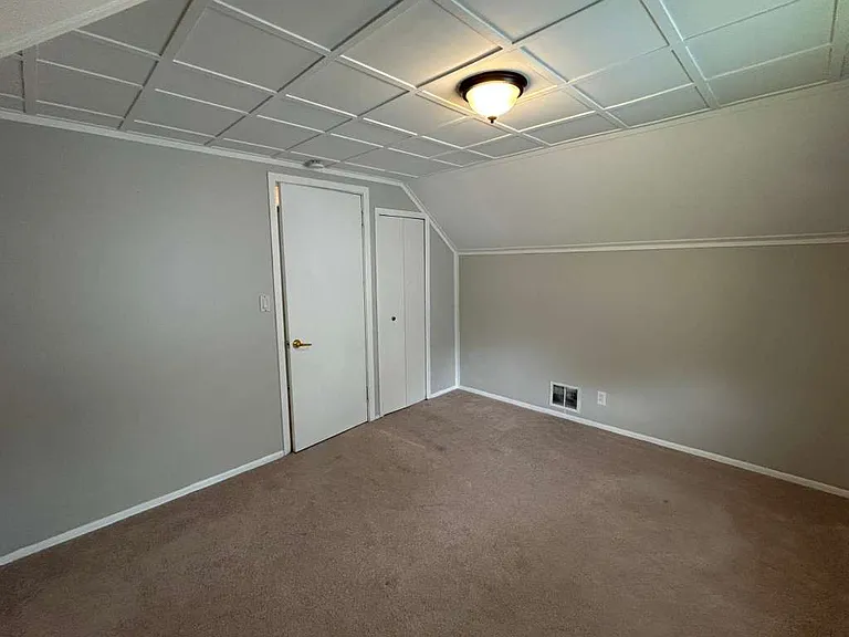 26901 Farringdon Ave — Photo 18