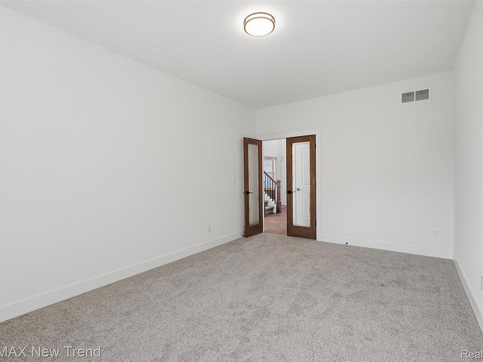 24488 Pembrooke Dr, photo 24