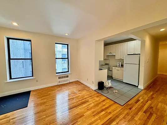 Rented by City Connections Realty | media 9