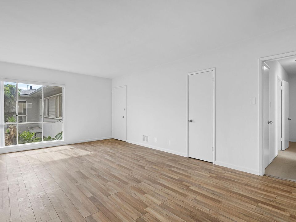 1st image of 1625 N Laurel Ave #24