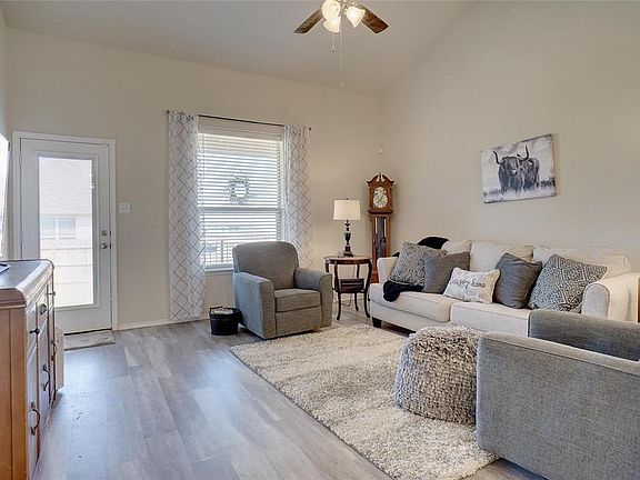 2nd image of 3028 Keathley Dr