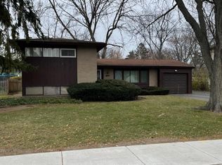 1344 Bayberry Ln, Deerfield, IL 60015