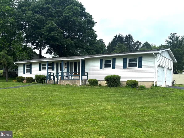 230 Eisenhower Dr, Orwigsburg, PA 17961