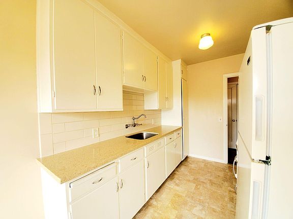 4th image of 125 South Blvd #8