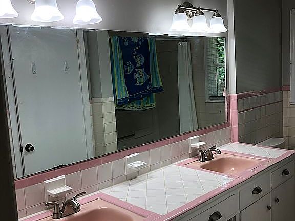 2nd image of 304 Shamrock Dr
