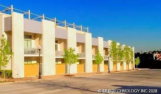 1 bed, 1.0 bath, 996 sqft, $1,125 — Photo 3