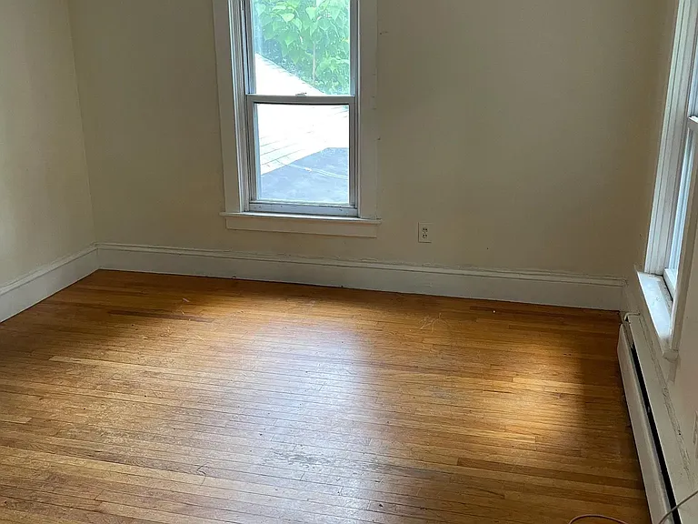 30 King St #2 — Photo 11
