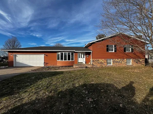 612 4th St, Andover, IL 61233