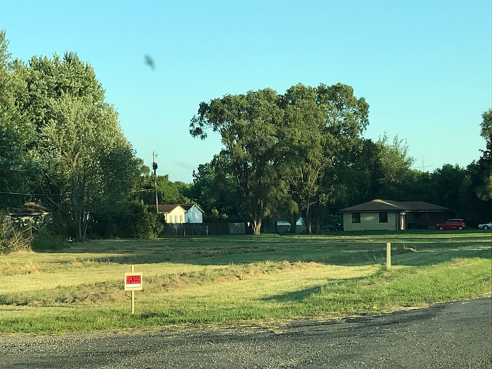 2nd image of 607 Limerick Dr