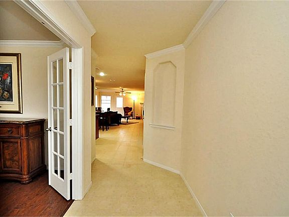 Decorative art niche in entry hallway