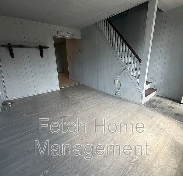 422 Hillside Ave — Photo 3