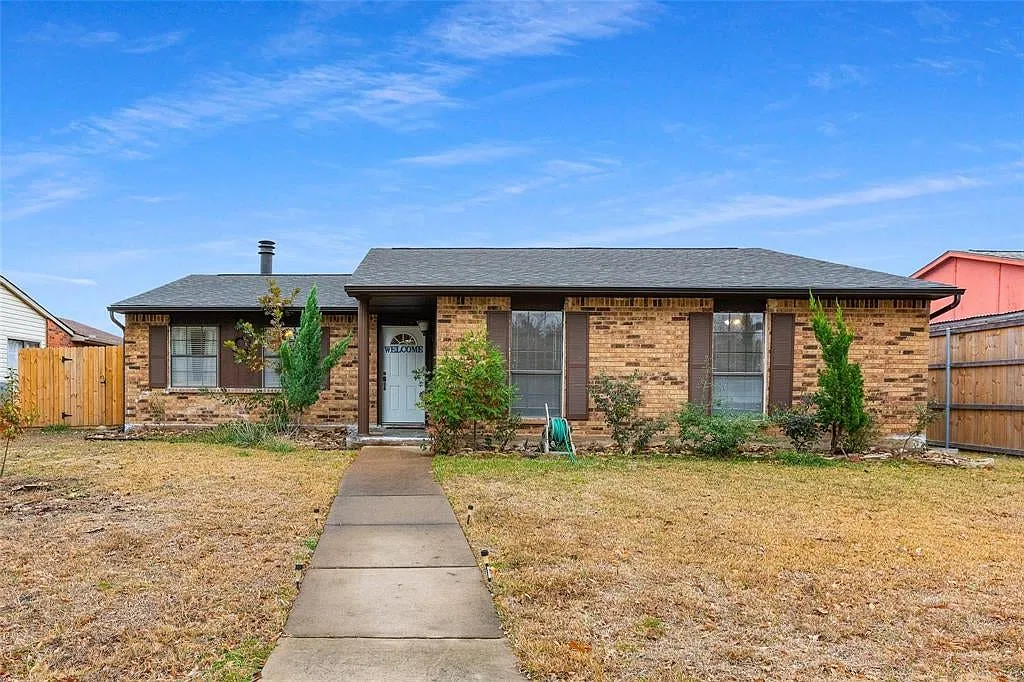 3 bed, 1512 sqft, $2,400 — Photo 1