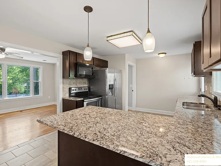 1235 Berwick Trl — Photo 2