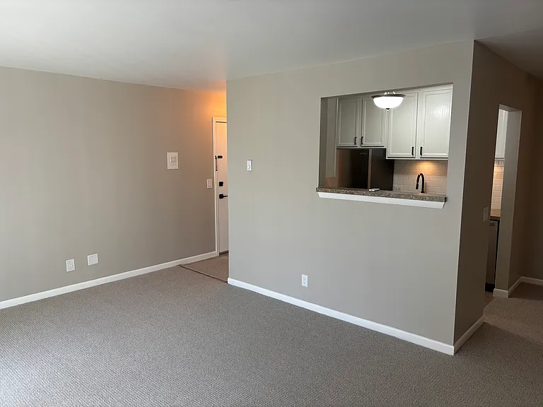 7050 Villa Dr #5 — Photo 5